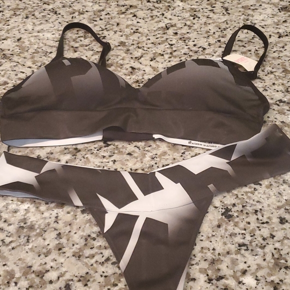 PINK Victoria's Secret Other - NWT Victoria secret pink Bra/Panties PER Set